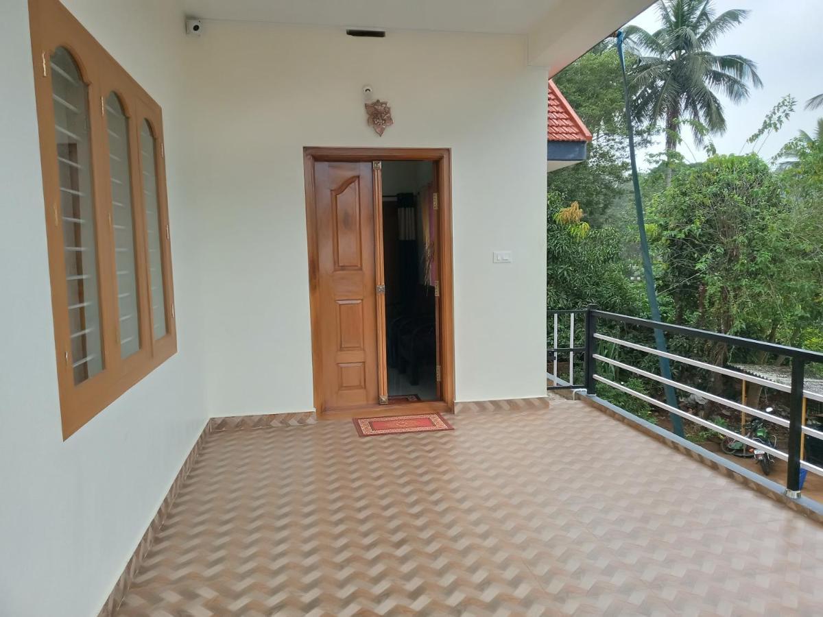 Ferienwohnung Krishna Kuteera Siddāpur Exterior foto